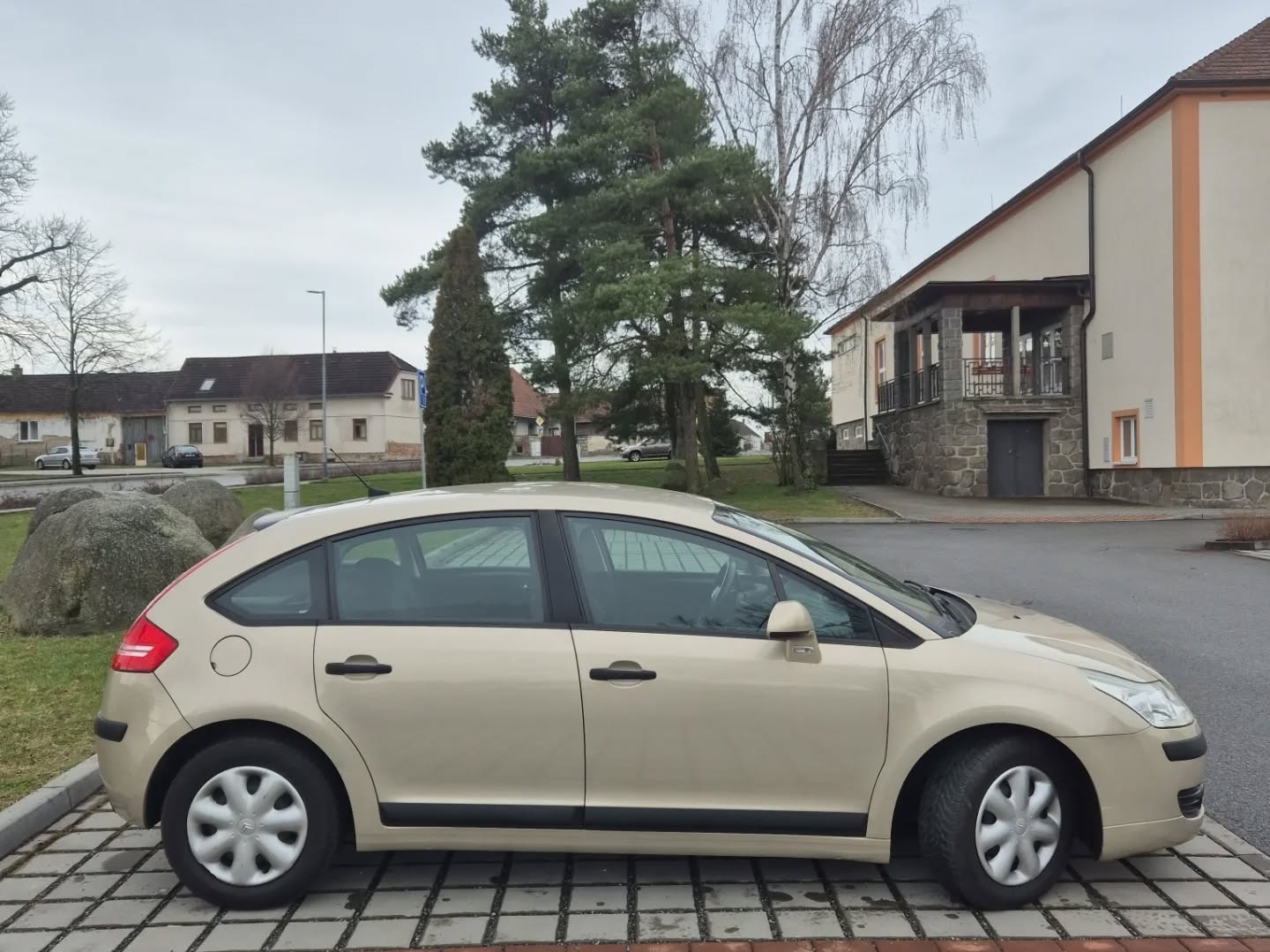 CITROËN C4 1.4 BENZÍN 6